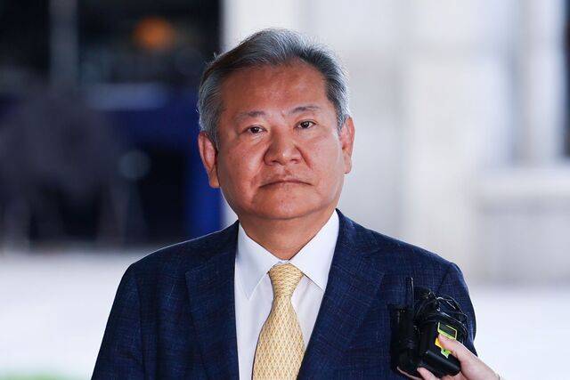 이상민 전 행정안전부 장관이 지난 25일 내란특검 조사를 받기 위해 특검팀 사무실이 마련된 서울 서초구 서울고등검찰청으로 들어가고 있다. 연합뉴스