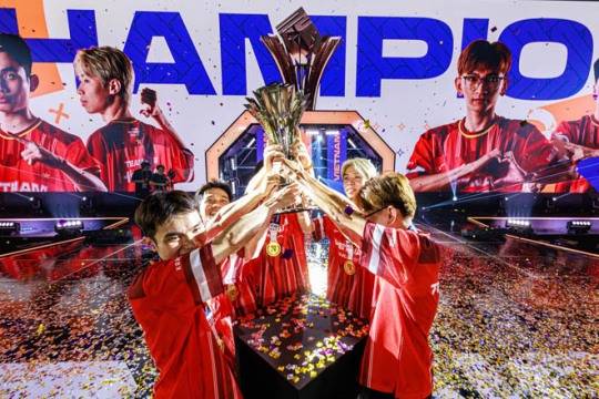 '펍지 네이션스 컵 2025'에서 우승한 베트남팀. 사진 제공 : 크래프톤