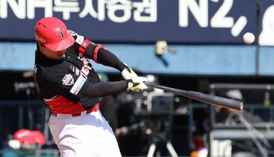 안타 치는 KIA 이우성. 사진[연합뉴스]