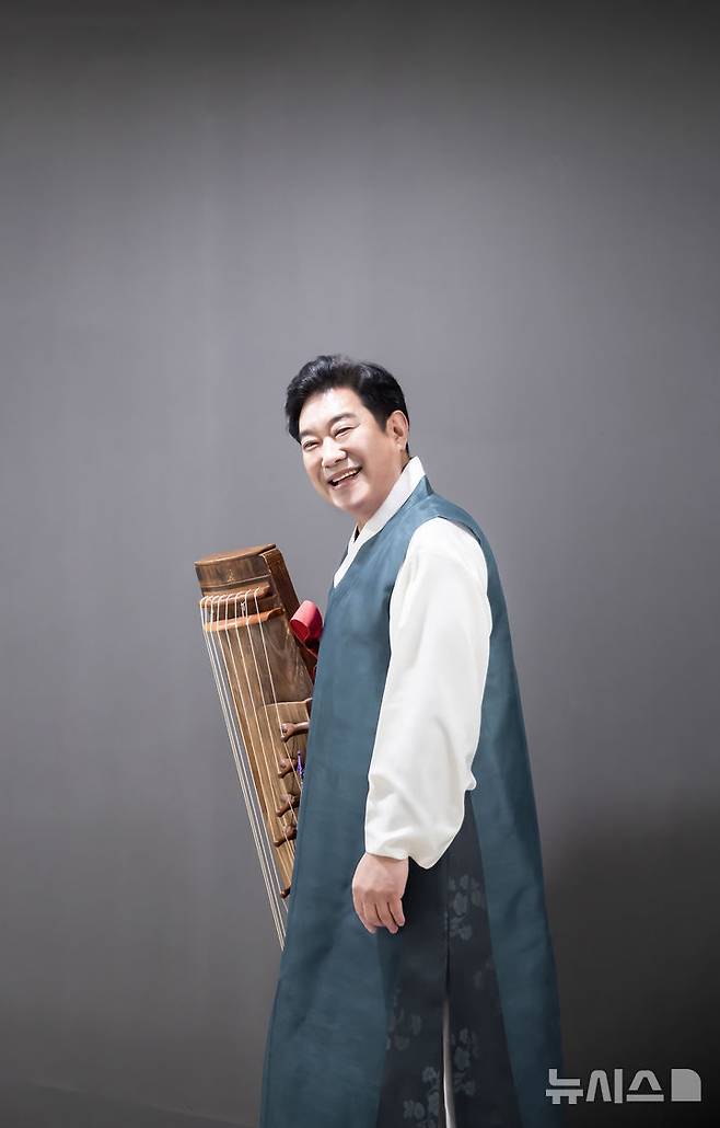 [서울=뉴시스]아쟁 명인 이태백 (사진=국립국악원 제공)