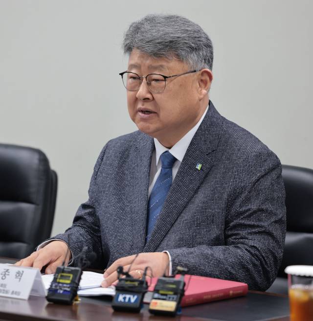 김종혁 한국교회총연합 대표회장이 25일 서울 종로구 한국기독교회관을 방문한 김민석 국무총리와 만나 발언하고 있다. 연합뉴스