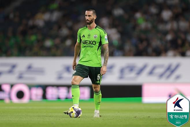 전북 현대 미드필더 감보아. /사진=한국프로축구연맹 제공