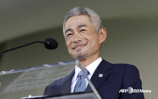 스즈키 이치로가 28일(한국시간) 열린 명예의 전당 헌액식에서 연설을 하고 있다. /AFPBBNews=뉴스1