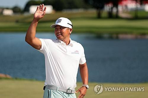 우승을 확정하고 환호하는 기타야마. [AFP/게티이미지=연합뉴스]