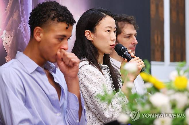 '파리 오페라 발레 에투알 갈라 2025' 기획가 캐스팅 총괄한 박세은 (서울=연합뉴스) 진연수 기자 = 파리오페라발레단 에투알(수석무용수) 박세은이 28일 오후 서울 서초구 예술의 전당에서 열린 '파리 오페라 발레 에투알 갈라 2025' 기자간담회에서 질문에 답하고 있다. 2025.7.28 jin90@yna.co.kr
