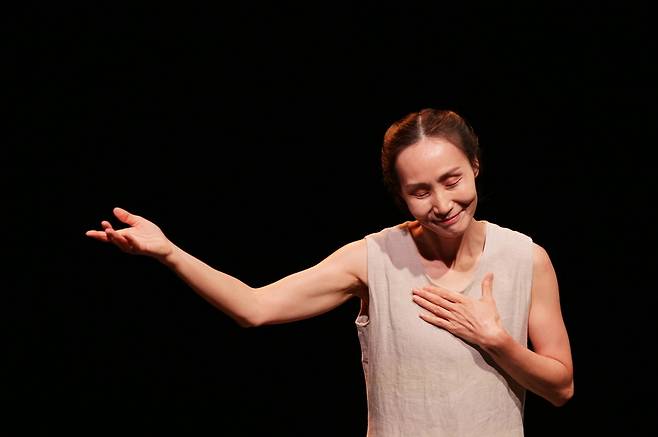 ▲&nbsp;'2025 수원연극주간' 작품 '움직이는 사람'의 '양미숙 마임(MIME) 컬렉션'. /사진제공=수원문화재단