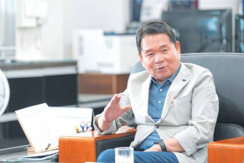 ◇신경호 강원특별자치도교육감이 취임 3년을 맞아 진행한 강원일보와의 인터뷰에서 향후 강원교육의 비전을 설명하고 있다.