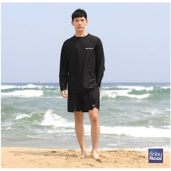 스톤콜드 트리코트 래쉬가드 상하의 세트 상품 이미지. ⓒ쿠팡