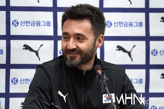 세자르 에르난데스 감독