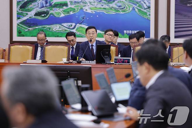 김윤덕 국토교통부 장관 후보자가 29일 오전 서울 여의도 국회 국토교통위원회에서 열린 인사청문회에서 의원 질의에 답변하고 있다. 2025.7.29/뉴스1 ⓒ News1 신웅수 기자