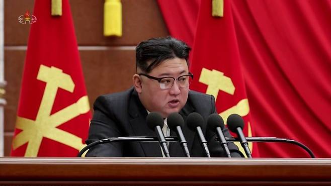 김정은 북한 국무위원장이 2023년 말 전원회의에서 '적대적 두 개 국가 관계'를 선언했다. ⓒ연합뉴스