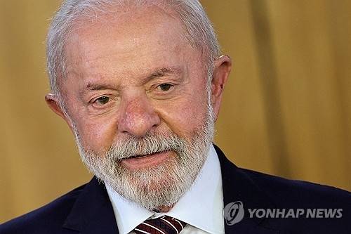28일(현지시간) 수출지원 법안 서명식에 참석한 브라질 룰라 대통령. 브라질리아 로이터=연합뉴스