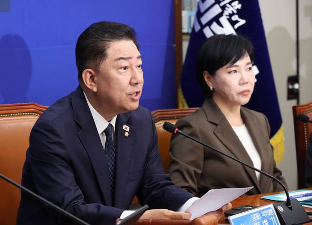 김병기 더불어민주당 당대표 직무대행 겸 원내대표가 28일 서울 여의도 국회에서 열린 최고위원회의에서 발언하고 있다. [연합뉴스]