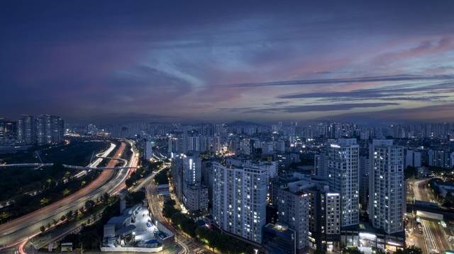 ‘여의도 더 자하’에서 본 서울 도심 야경