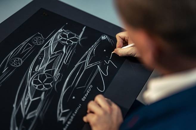 레부엘토 스케치 사진=오토모빌리 람보르기니