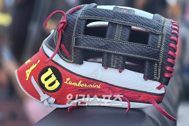 삼성 박승규의 글러브. 박해민의 별명, '람보르미니'가 새겨져 있다. 대전=윤승재 기자