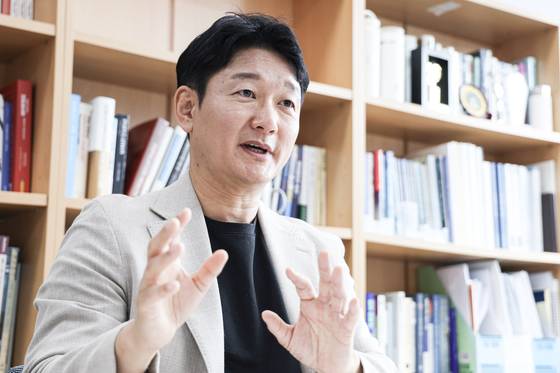 인구학자인 조영태 교수는 "인구 변동에 따라 2030년대에는 일자리·교육·부동산 등에서 급격한 변화가 이뤄질 것"이라면서 "이를 대비할 골든타임이 앞으로 5년 남았다"고 강조했다. 김경록 기자