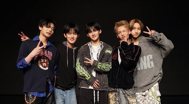 유니버스 멤버 아이토, 석, 네이슨, 혁, 케니(왼쪽부터). 사진l씽잉비틀
