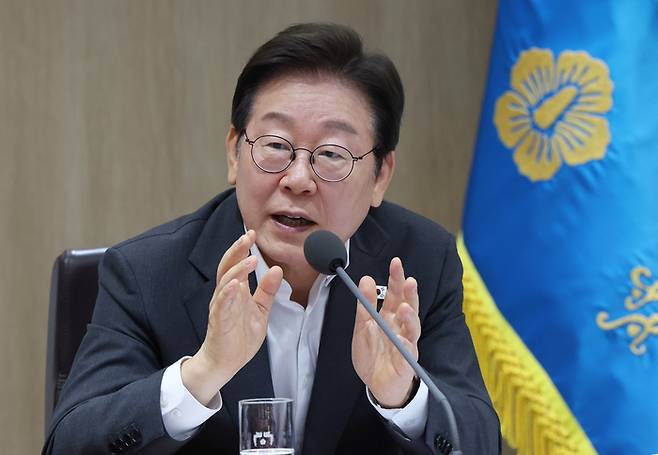 이재명 대통령이 29일 서울 용산 대통령실 청사에서 열린 국무회의에서 산업재해 관련 발언을 하고 있다. [김호영 기자]