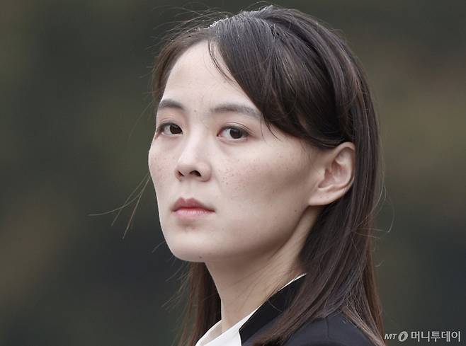 김여정 제1부부장이 2019년 3월 2일 베트남 호찌민의 묘소 헌화식에 참석한 모습. / AP=뉴시스