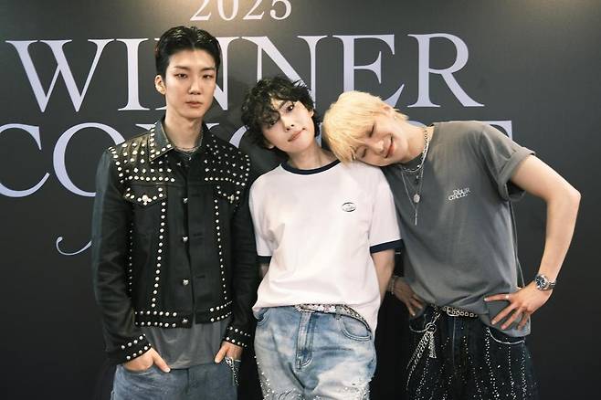 사진=위너 위버스