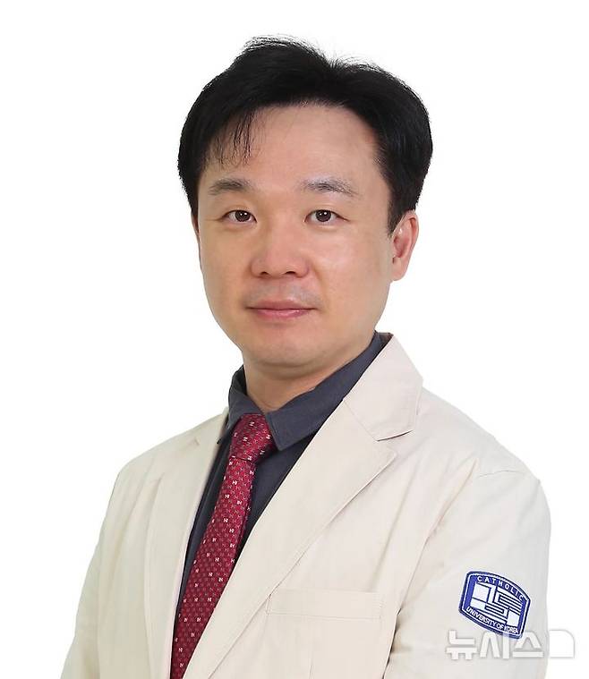 [서울=뉴시스] 박준욱 가톨릭대학교 서울성모병원 이비인후과 교수. (사진= 가톨릭대학교 서울성모병원 제공)