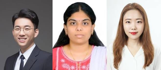 [울산=뉴시스] 구미현 기자 = UNIST 연구진. 사진 왼쪽부터 이현욱 교수, 비디야 무랄리다란 연구원(제1저자), 장지은 박사(제1저자) photo@newsis.com *재판매 및 DB 금지