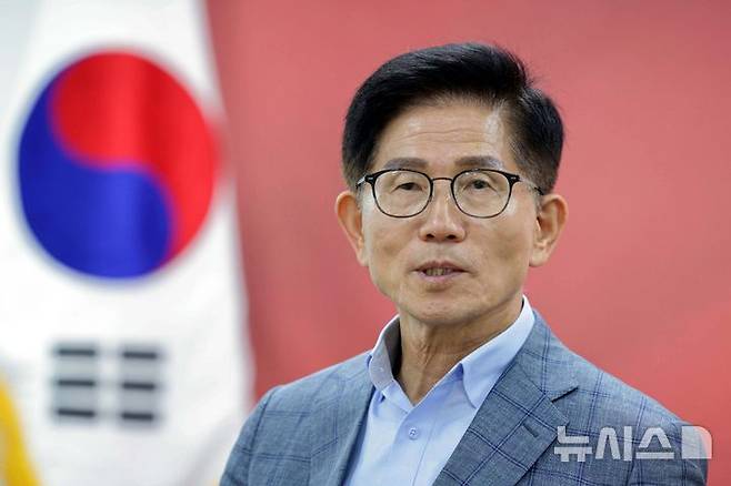 [서울=뉴시스] 조성봉 기자 = 김문수 국민의힘 당대표 예비후보가 28일 오후 서울 여의도 국민의힘 서울시당에서 열린 당원간담회에서 발언을 하고 있다. (공동취재) 2025.07.28. photo@newsis.com