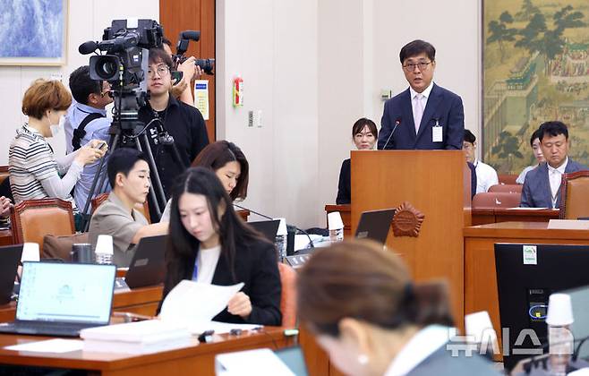 [서울=뉴시스] 김금보 기자 = 최휘영 문화체육관광부 장관 후보자가 29일 서울 여의도 국회 문화체육관광위원회에서 열린 인사청문회에서 발언을 하고 있다. 2025.07.29. kgb@newsis.com