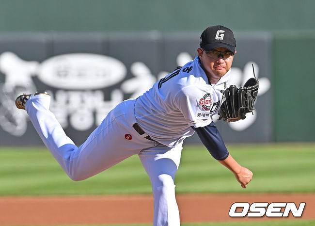 [OSEN=부산, 이석우 기자] 29일 부산 사직야구장에서 2025 신한 SOL 뱅크 KBO 리그 롯데 자이언츠와 KT 위즈의 경기가 열렸다. 홈팀 롯데는 박세웅이, 방문팀 KT는 쿠에바스가 선발 출전했다.롯데 자이언츠 선발 투수 박세웅이 역투하고 있다. 2025.06.29 / foto0307@osen.co.kr