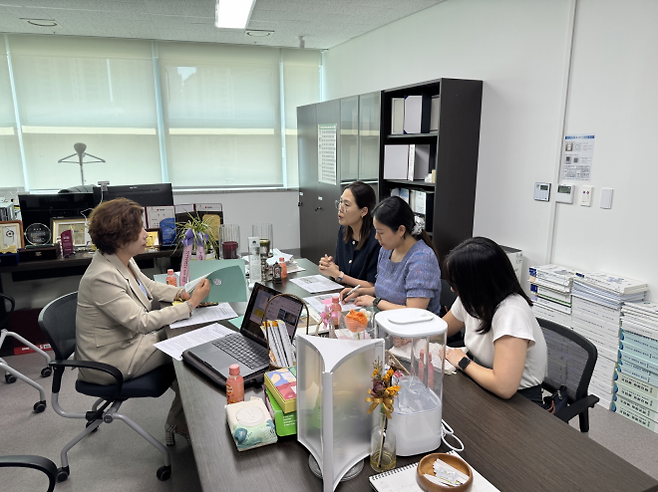 정경자 의원. 7월 28일, 초록우산어린이재단과의 정담회를 통해 아동·청소년의 건강권 증진을 위한 정책 방향 논의. (사진=경기도의회)