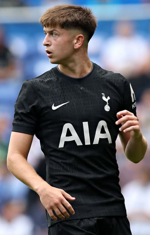 토트넘 유망주 무어(사진)의 레인저스 임대가 임박했다. 포지션이 겹치는 양민혁에게도 2시즌 연속 임대의 전조가 될지 궁금하다. 사진출처│무어 인스타그램