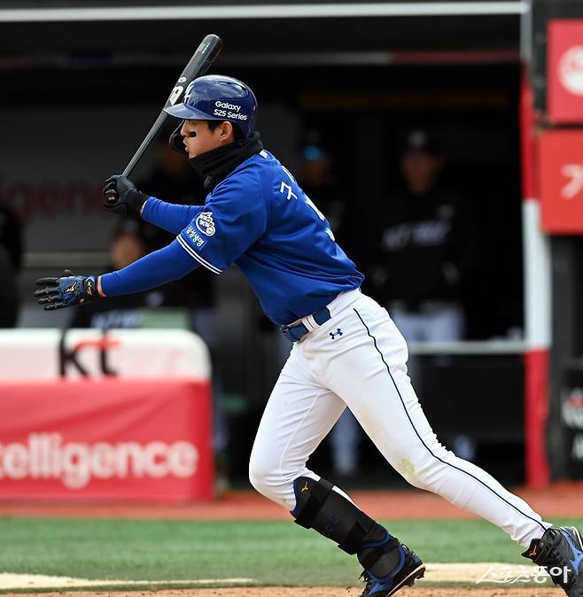 삼성 구자욱은 극심했던 초반 부진을 딛고 시즌 3할 타율을 회복했다. 94경기 타율 0.310, 13홈런, 57타점, 출루율 0.382의 현재 성적은 그의 이름값을 설명하기에 부족함이 없다. 스포츠동아 DB