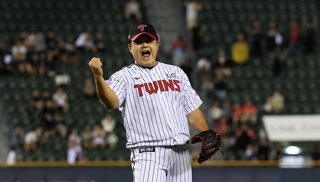 올 시즌 1~3위에 올라있는 한화, LG, 롯데는 후반기 들어 ‘믿을맨’의 활약 덕분에 웃고 있다. 한화 한승혁, LG 장현식, 롯데 정철원의 후반기 페이스가 돋보인다. LG 장현식이 세리머니를 하고 있다. 뉴시스