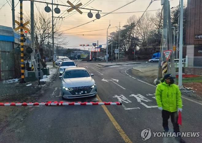 철길 건널목 기사 내용과 직접적인 관계 없음. [연합뉴스 자료사진]