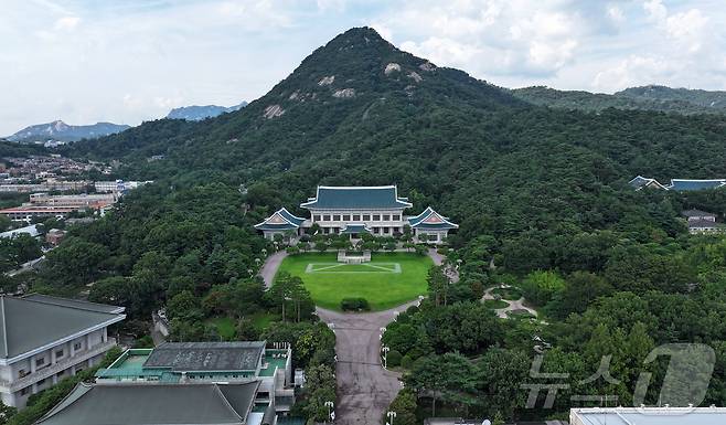 이재명 대통령이 청와대로 집무실 복귀를 예고한 가운데 오는 8월 1일부터 보안·안전 점검 등 준비작업을 위해 관람이 임시 중단된다.  2025.7.30/뉴스1 ⓒ News1 김진환 기자