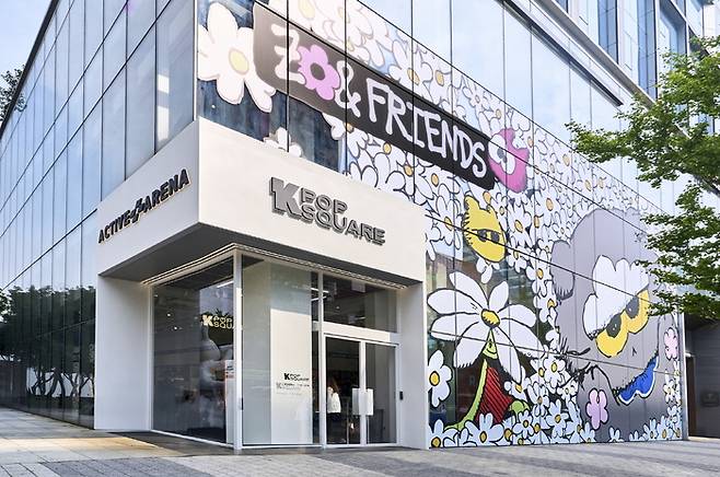 케이팝스퀘어 홍대점에서 열리는 ‘ZO&FRIENDS 1st POP UP’. 사진 | IPX