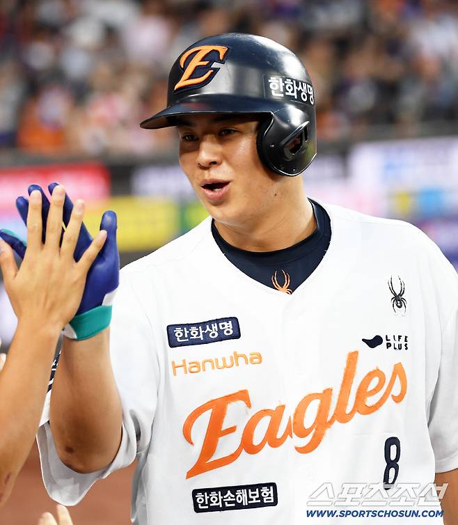 30일 대전 한화생명볼파크에서 열린 한화 이글스와 삼성 라이온즈의 경기. 3회말 2사 한화 노시환이 솔로포를 날린 뒤 환호하고 있다. 대전=박재만 기자 pjm@sportschosun.com/2025.07.30/기