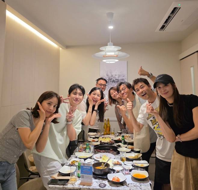 ‘문항 거래 의혹’ 조정식, ‘티처스2’ 쫑파티 불참 (전현무 인스타그램)