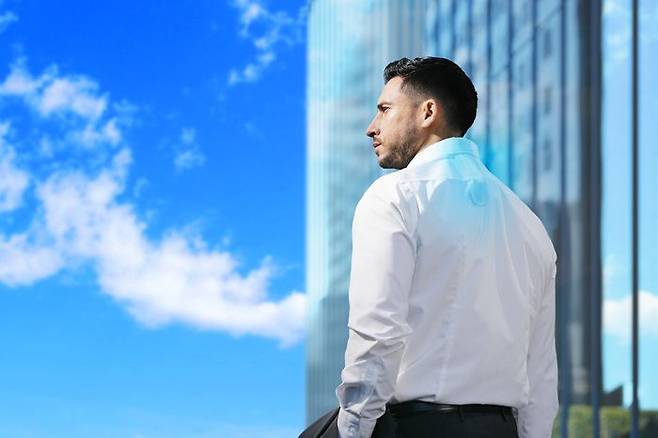 레온 포켓 프로를 착용한 모습.ⓒ소니 홈페이지