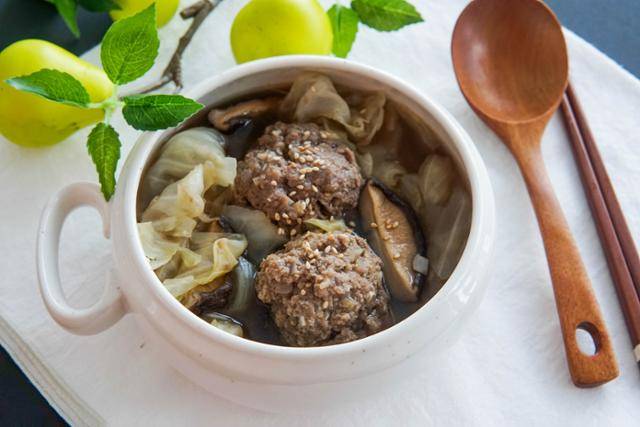 표고버섯 소고기 완자찜. 이주현 제공