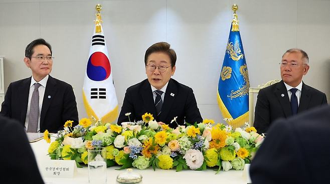 이재용 대통령과 이재용 삼성전자 회장, 정의선 현대차 회장. 연합뉴스