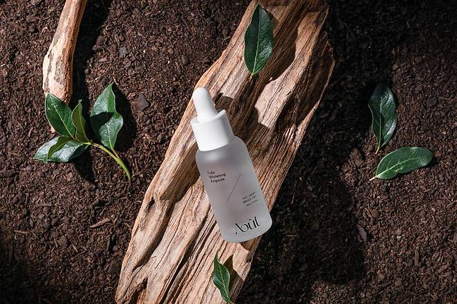 우트 스킨케어의 미백 기능성 화장품 ‘우트’, 단풍잎돼지풀 추출물이 함유됐다 / 출처=우트 스킨케어