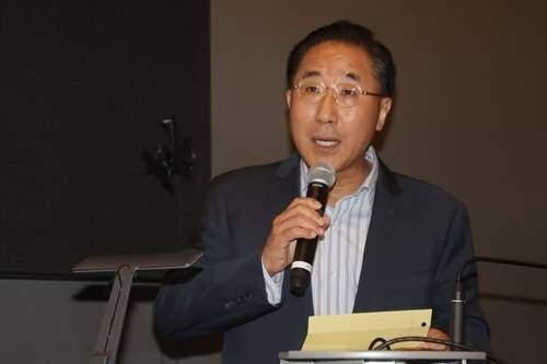 이남우 한국기업거버넌스포럼 회장이 지난해 7월 서울 여의도 IFC 더포럼에서 ‘두산그룹 케이스로 본 상장회사 분할 합병 제도의 문제점’이란 주제로 열린 한국기업거버넌스 포럼 36차 세미나에서 인사말을 하고 있다. [자료=연합뉴스]