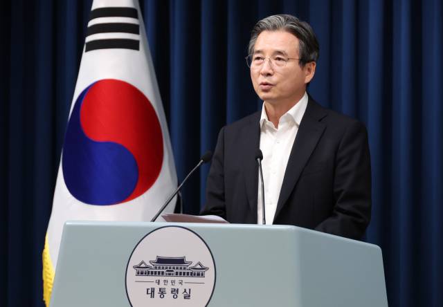 ▲김용범 정책실장이 30일 용산 대통령실 기자회견장에서 이재명 대통령 주재 비상경제점검TF 회의 브리핑을 하고 있다. ⓒ연합뉴스