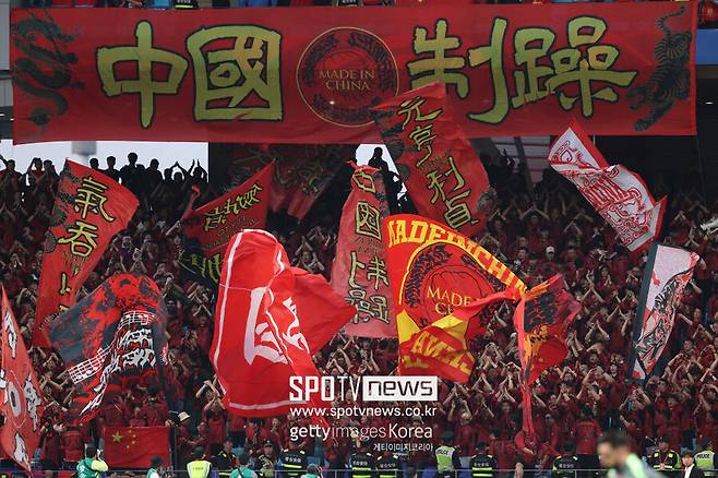 ▲ 중국은 이번에도 월드컵 진출에 실패했다. 지난 10일 충칭에서 펼친 아시아지역 3차예선 최종전에서 바레인을 꺾고 유종의 미는 거뒀으나, 목표 달성으로 이어지지 않았다. 상위 1~2위에 주어지는 월드컵 본선 직행 티켓은 일찌감치 놓친 가운데 플레이오프 격인 4차예선에 나설 조 3~4위 진입에도 실패했다. 그저 조 최하위 탈출에 만족해야 했다.