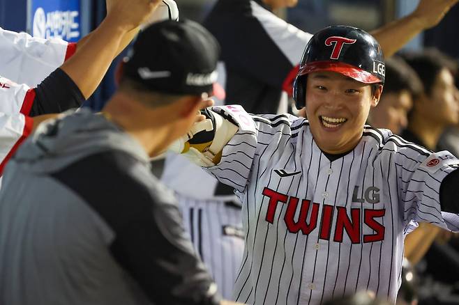 쐐기 2점홈런 때린 LG의 박관우 [LG 트윈스 제공. 재판매 및 DB  금지]