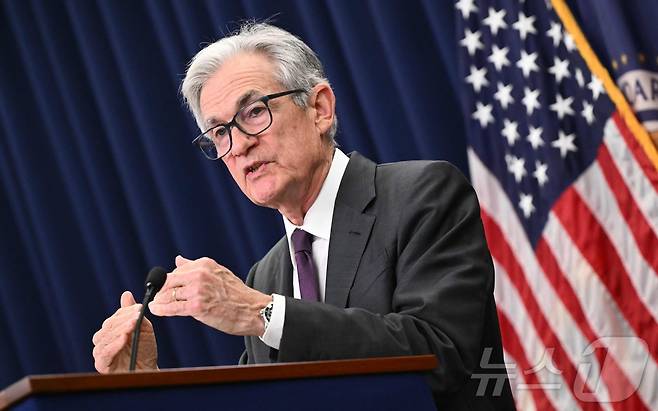 30일(현지시간) 미국 워싱턴DC에서 열린 연방공개시장위원회(FOMC) 회의 후 기자회견에서 제롬 파월 연방준비제도(연준) 의장이 발언하고 있다. ⓒ AFP=뉴스1
