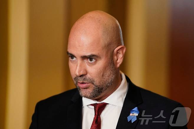 아미르 오하나 이스라엘 의회(크네세트) 의장이 2024년 2월 미국 워싱턴 국회의사당에서 성명을 발표하고 있다. 2024.2.6 ⓒ 로이터=뉴스1 ⓒ News1 김경민 기자