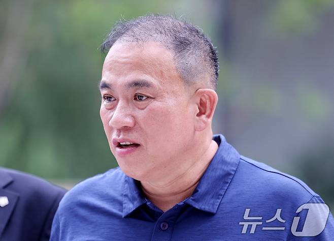 공천개입 의혹을 받는 ‘정치 브로커’ 명태균씨가 31일 오전 서울 종로구에 마련된 김건희 특검팀(특별검사 민중기) 사무실로 조사를 받기 위해 출석하고 있다. 2025.7.31/뉴스1 ⓒ News1 박지혜 기자